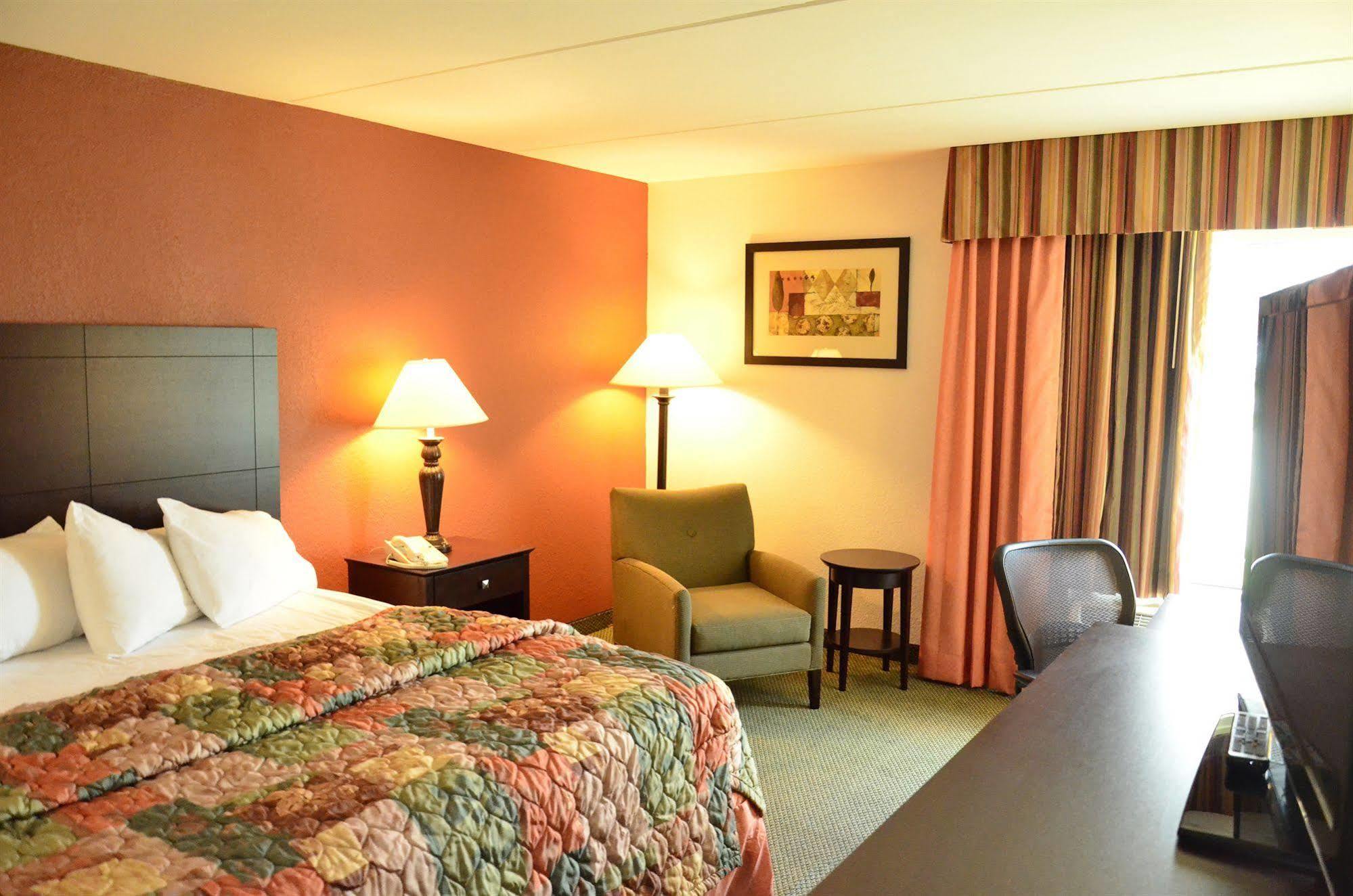 Ramada By Wyndham Luling Hotel Eksteriør billede